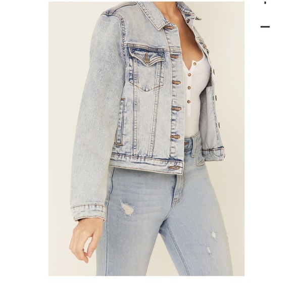 Driftwood Women's Light Wash Patchwork Cropped Button-Front Denim Jacket - Picture 2 of 10